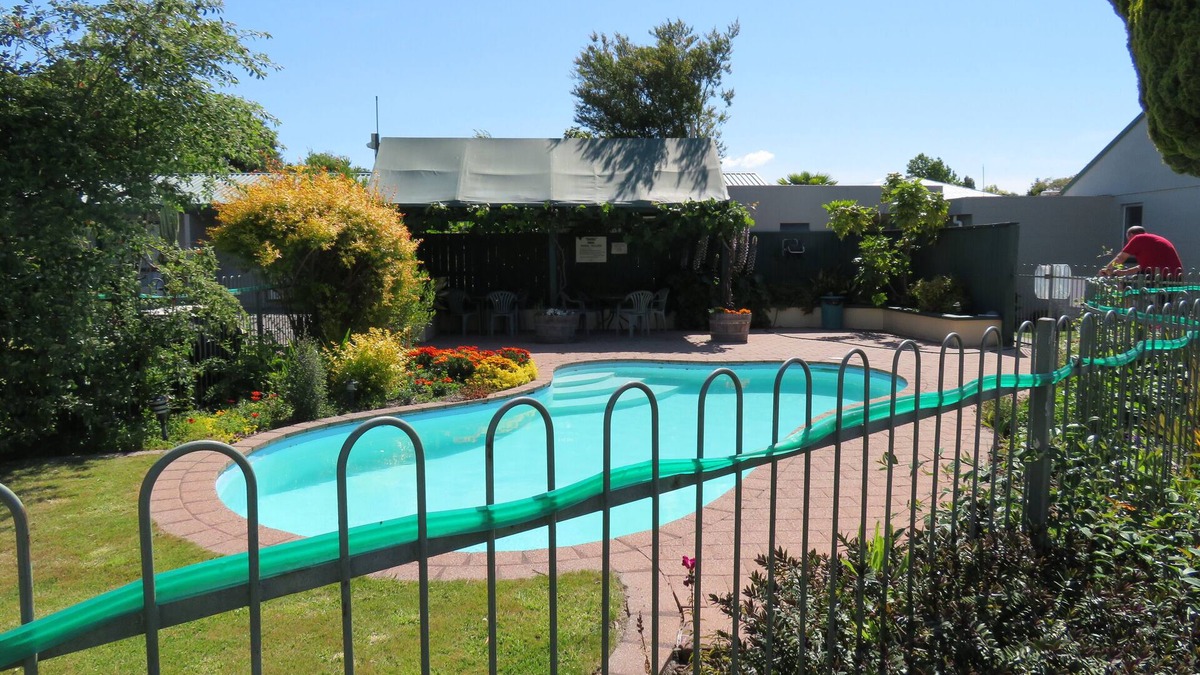 Springlands Hotel | Commodore Court Motel