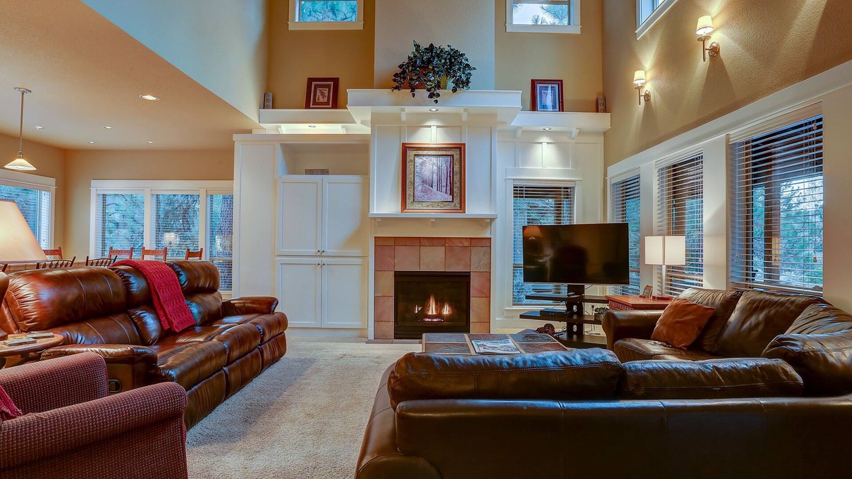 Westbrook Meadows House | Community Pool (Seasonal) & Hot Tub, On River Trail, Ski/Drying Rack