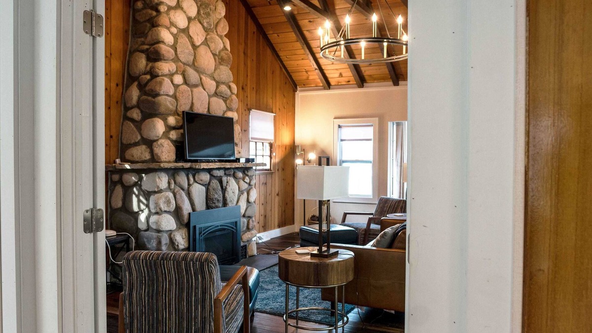 Lake Geneva House | Como Collection – 2 Homes, 2 Lakes, 1 Rental!