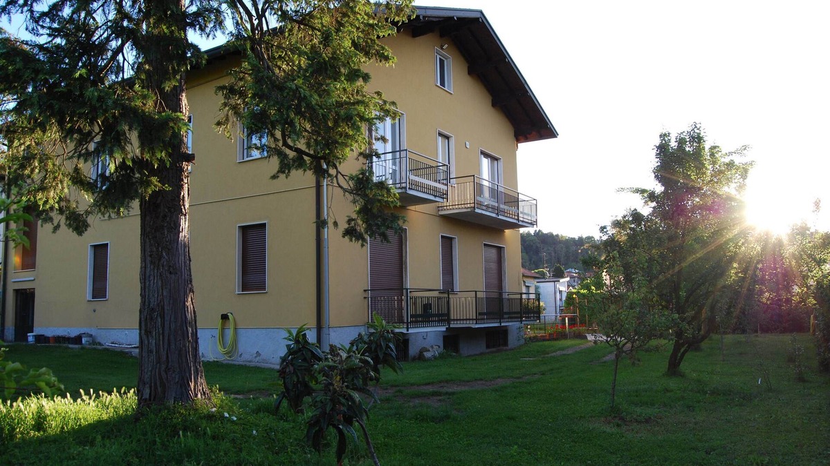 Albate Apartment | COMO LAKE - SUNRISE - ECO FLAT IN A VILLA