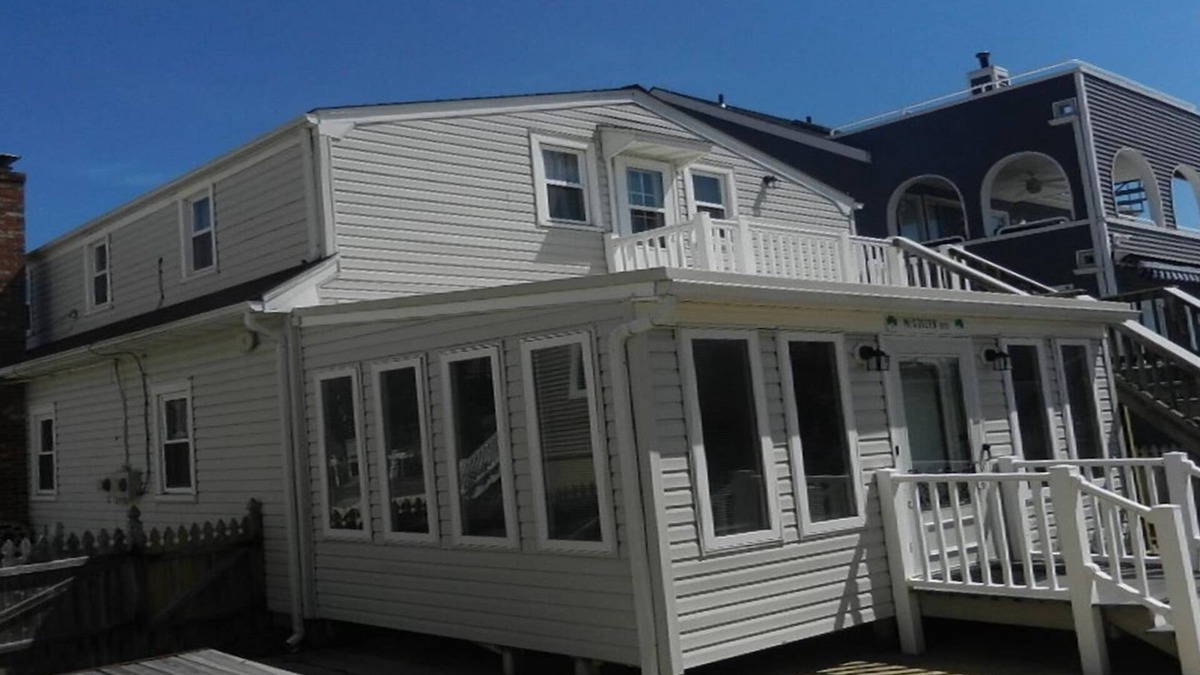 Ship Bottom House | Compact and cozy two-bedroom duplex sleeps six.