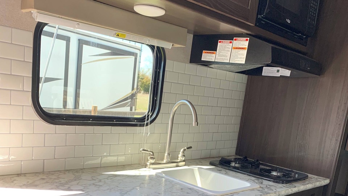Earlsboro House | Compact Bunkhouse RV on the farm