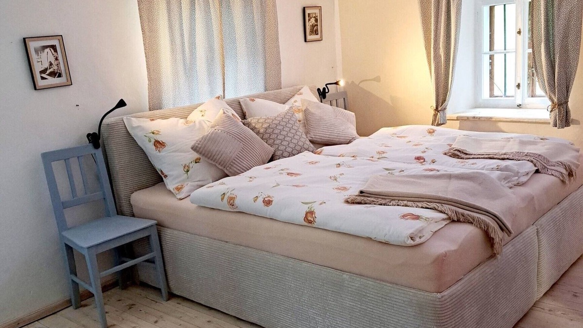 Gaming Apartment | Compact vacation apartment (36 m2) in a secluded location with fireplace, terrace & stream access