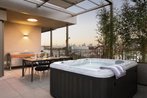 Porta Vittoria Apartment | Compagnoni12 Luxury penthouse with private Jacuzzi and SPA