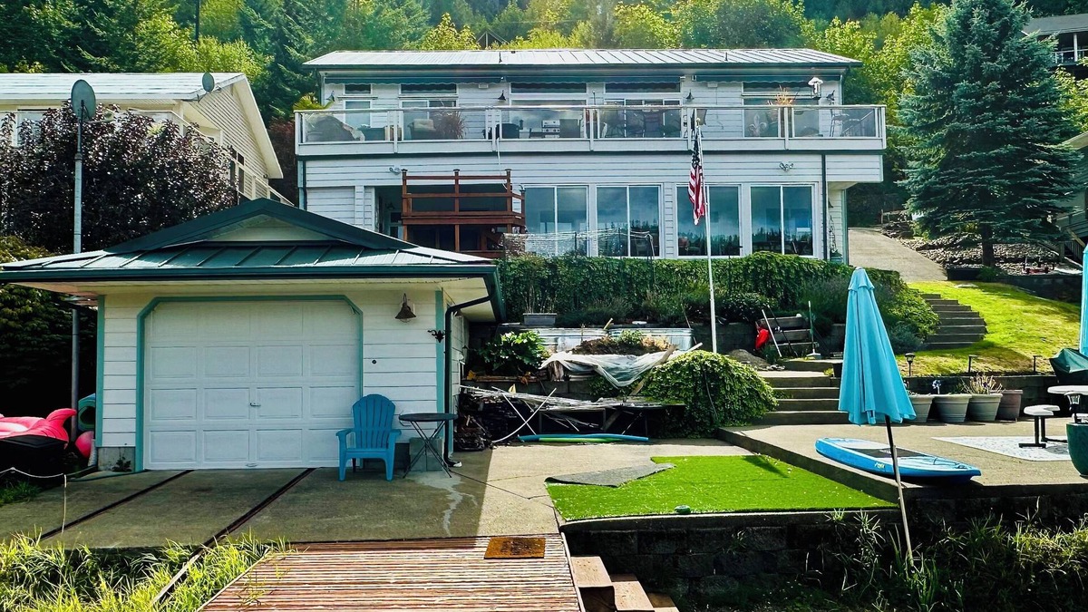 Olympia Apartment | Complete apartment with separate entrance, sunroom, paddle boards, kayaks, etc.