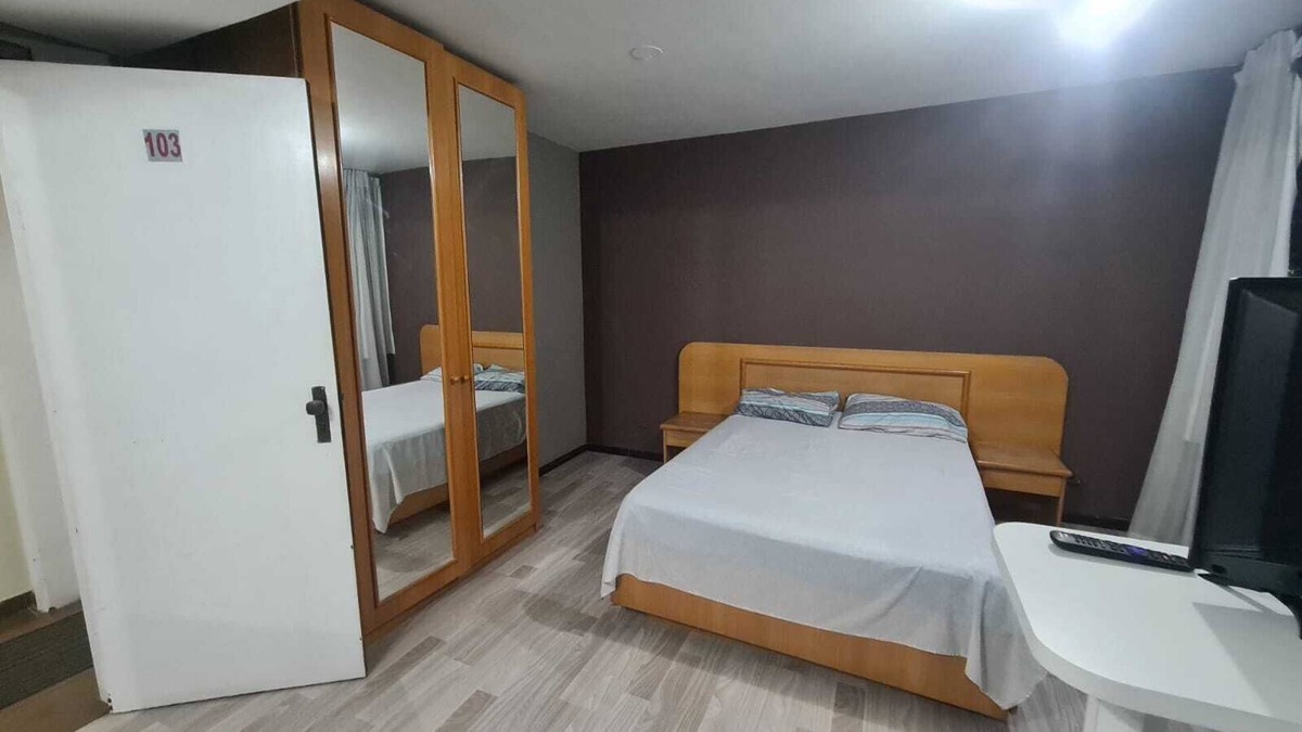 Matriz RV Rental | Complete Apt in Center Curitiba Facing Shopping Mueller