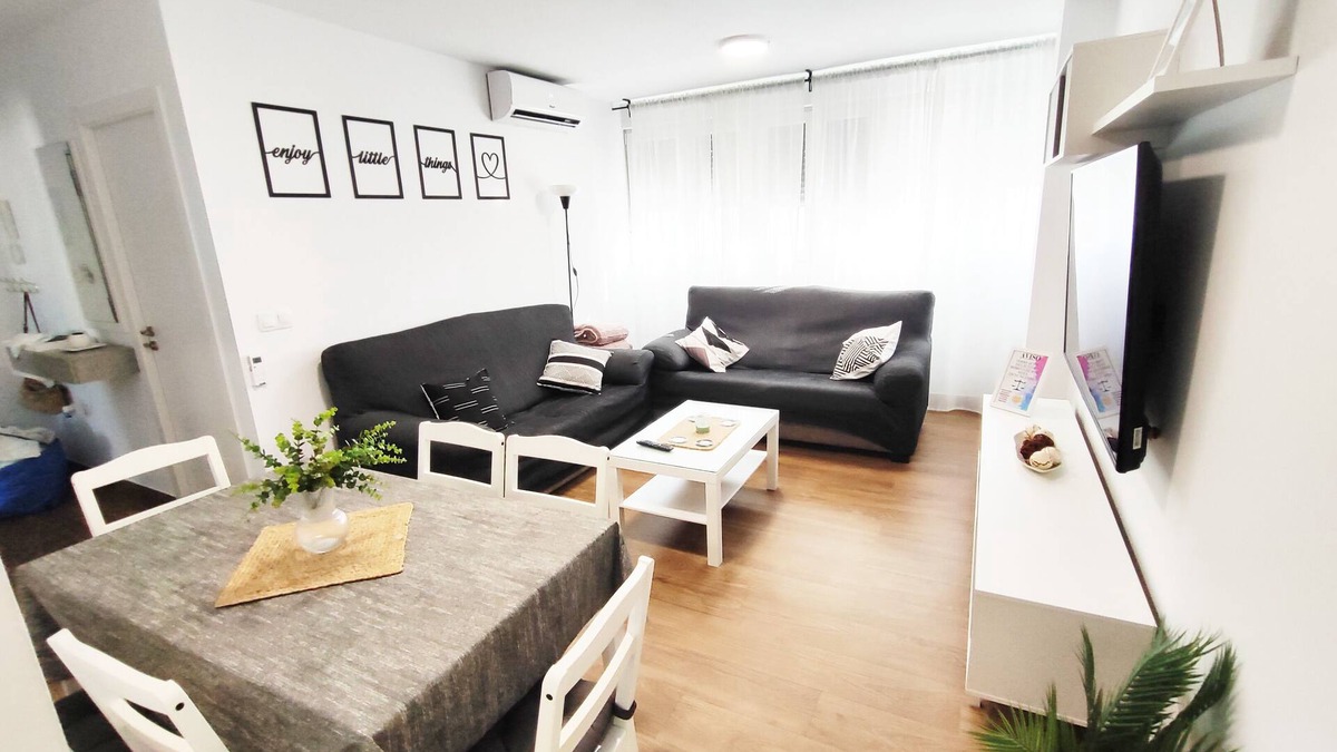 San Fernando Apartment | COMPLETE CITYHOUSE APARTMENT! New release Dec2024! Wifi+TV65+comfort+ FULL VISCO+
