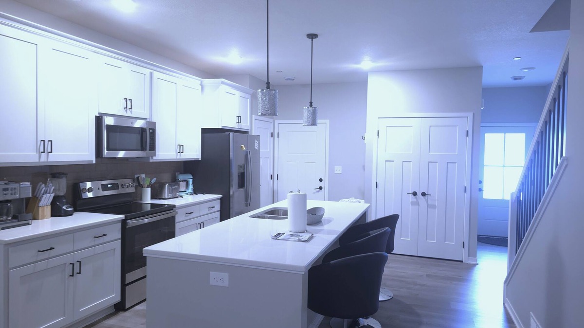 Rochester House | Completely Modern Furnished Private House Near Mayo Clinic