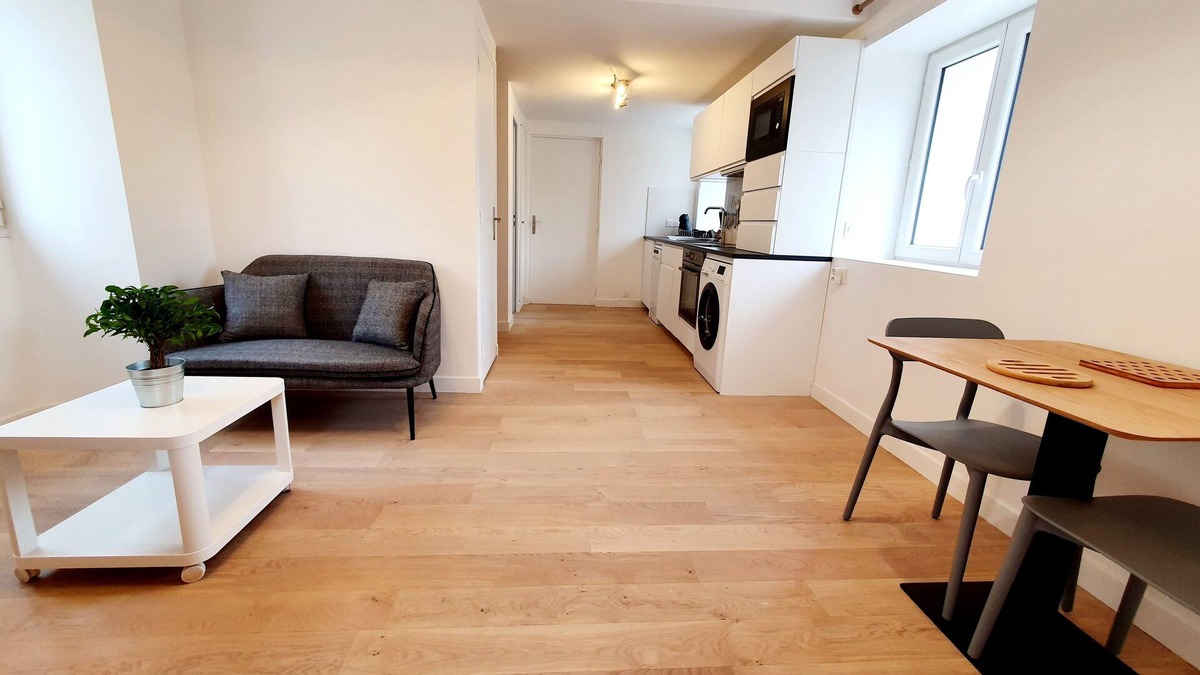 Chatres House | Completely new and equipped