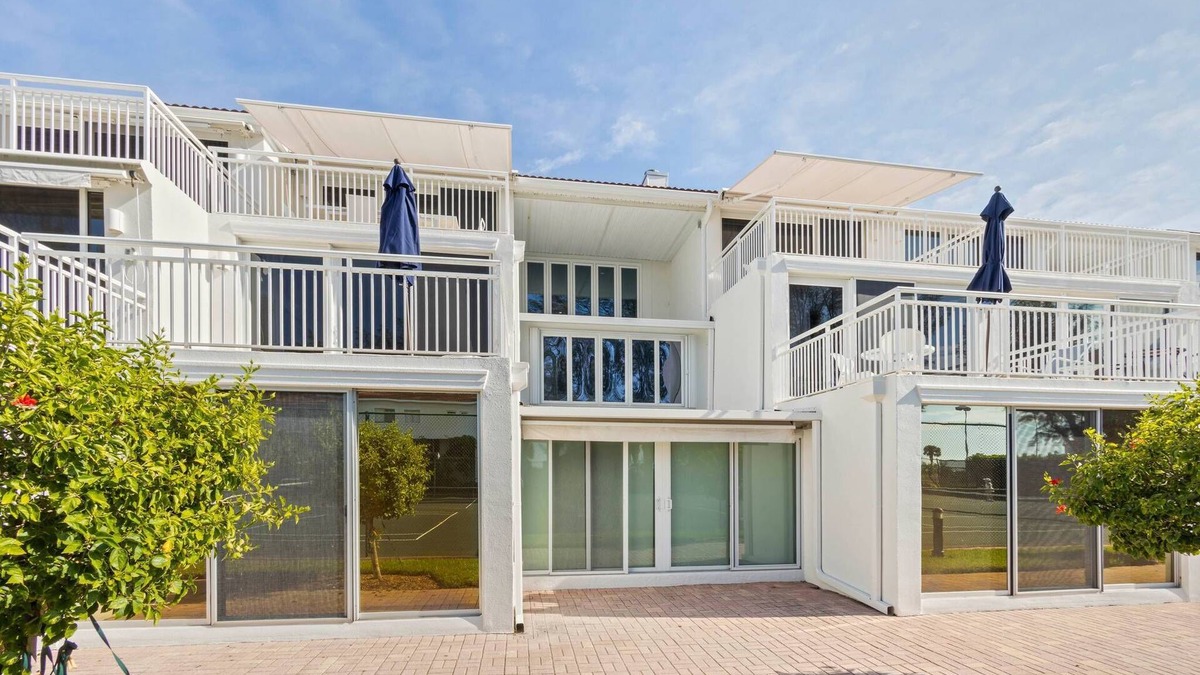 Longboat Key House | Completely Refurbished - Gorgeous Beachside Condo/Townhome on Longboat Key Beach
