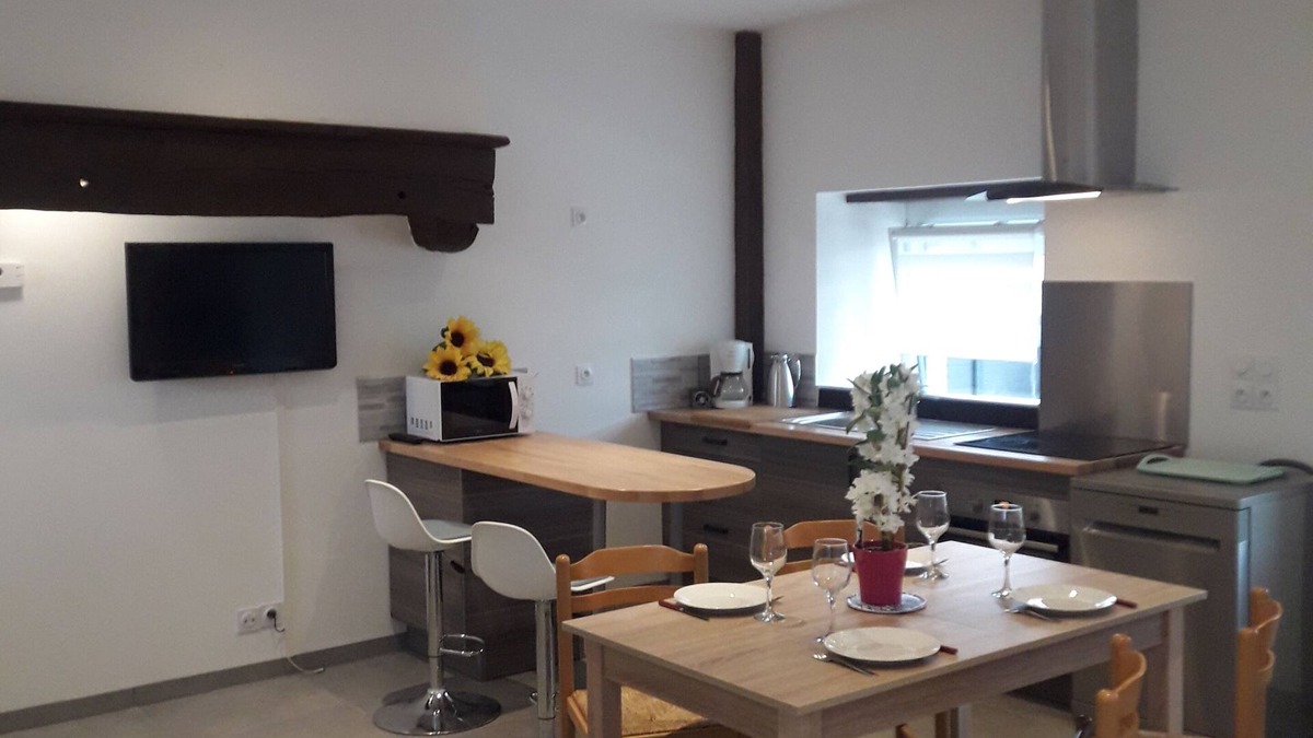 Pleugueneuc House | Completely renovated earthen T3
