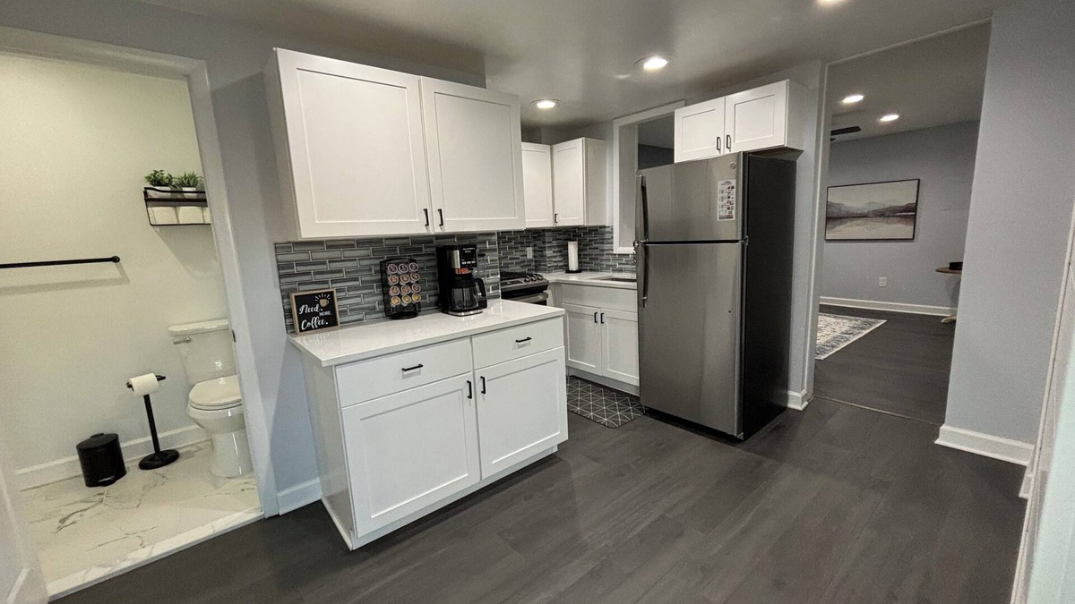 Oxford Apartment | Completely renovated apartment that is located in the heart of Downtown Oxford!