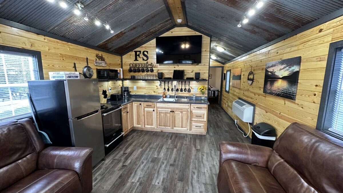 Annapolis Cabin | Completely Renovated in May 2023