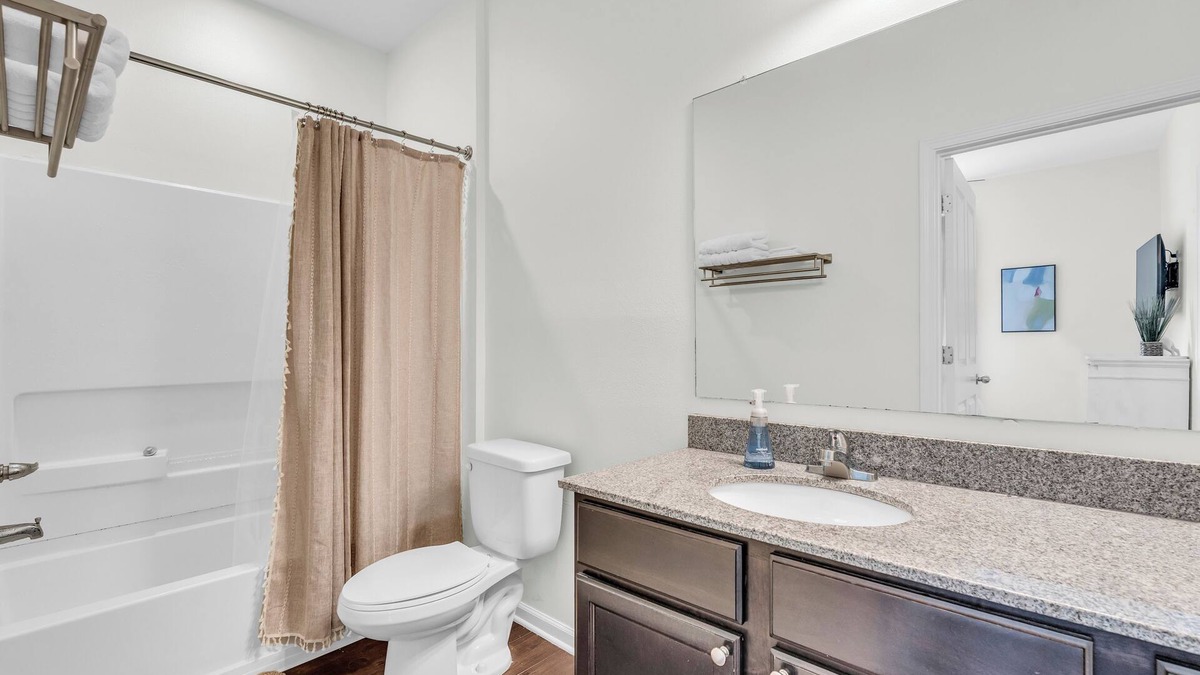 Starkville Condo | Completely Updated Condo, 15 Minute Walk to Davis Wade Stadium!