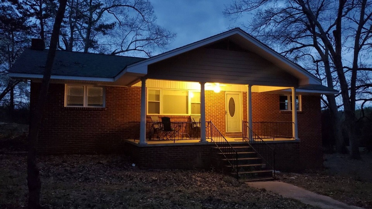 Alexis Other | Completely updated Farmhouse with everything you will need! Relax and enjoy!