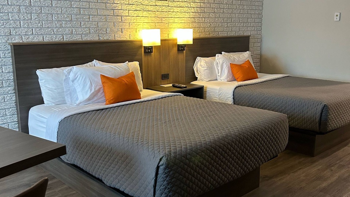 Mont-Laurier Hotel | Complexe DIX80 Hôtellerie et Restaurant