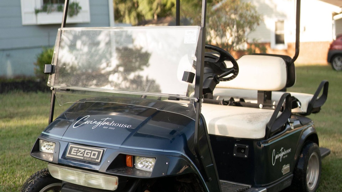 Covington House | Complimentary Golf Cart - .9 Miles From Square - Hot Tub