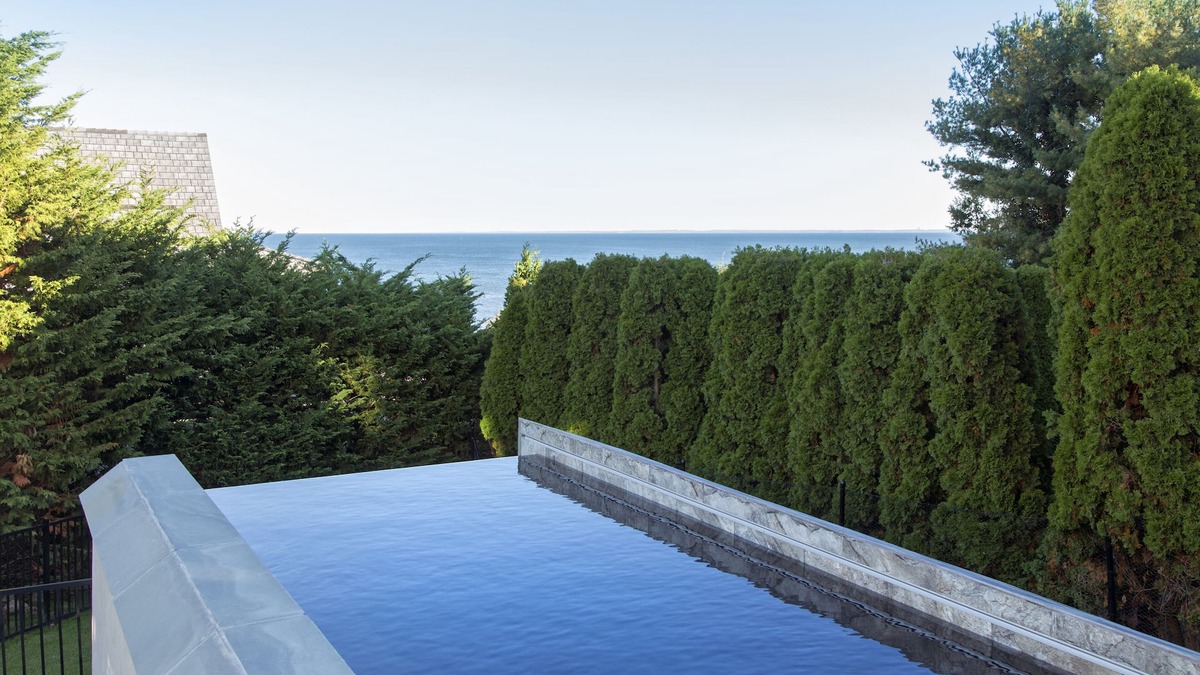 Westport House | Compo Beach Area with Water Views & INFINITY Pool