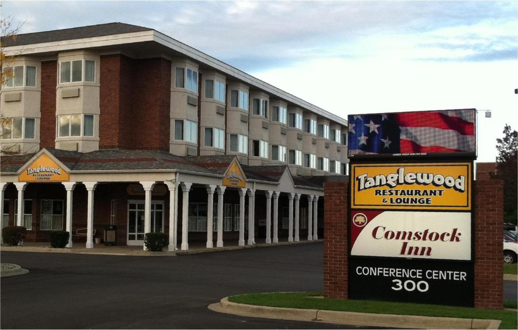 Owosso Hotel | Comstock Inn & Conference Center