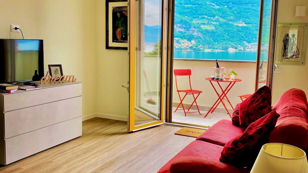 Clusane Apartment | Con Vista Mozzafiato sul Lago D'iseo, Ideale per Famiglie, Amici, Coppie