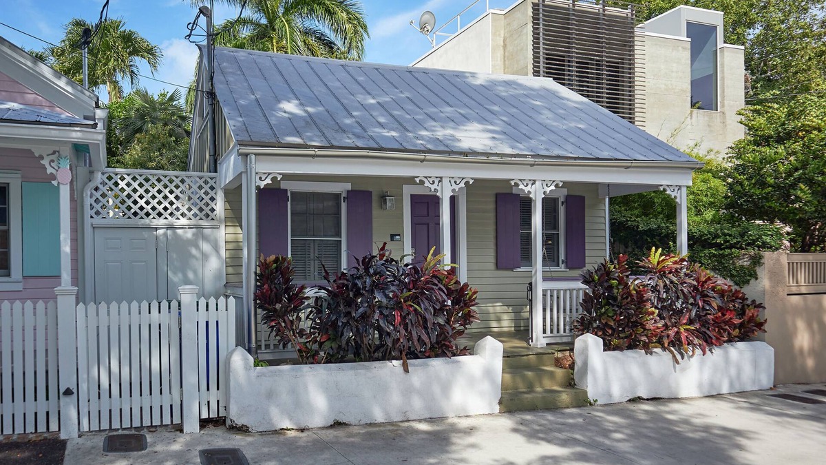 Downtown Cottage | CONCH COTTAGE: Old Town - Hot Tub - 1 Block from Duval - 1BD/1BA RealKeyWest