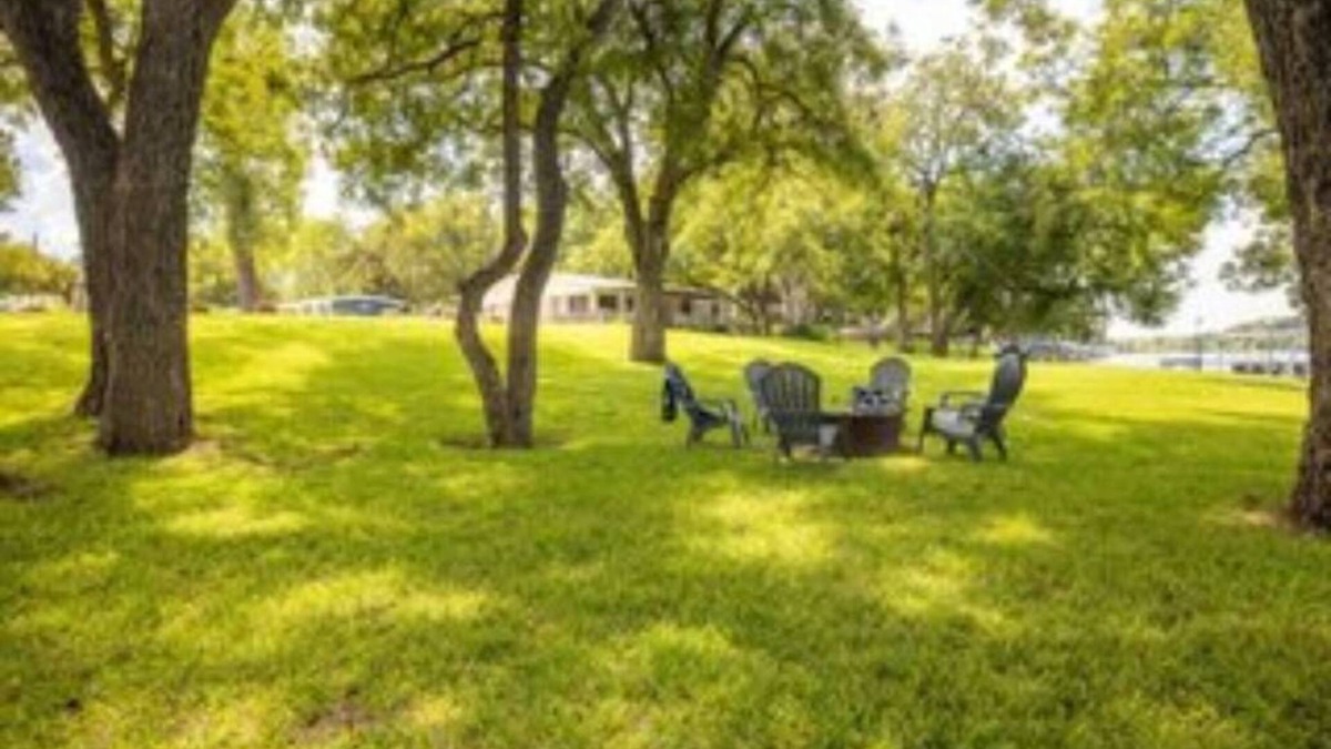 Burnet Condo | Condo 18, Beautiful Lake View