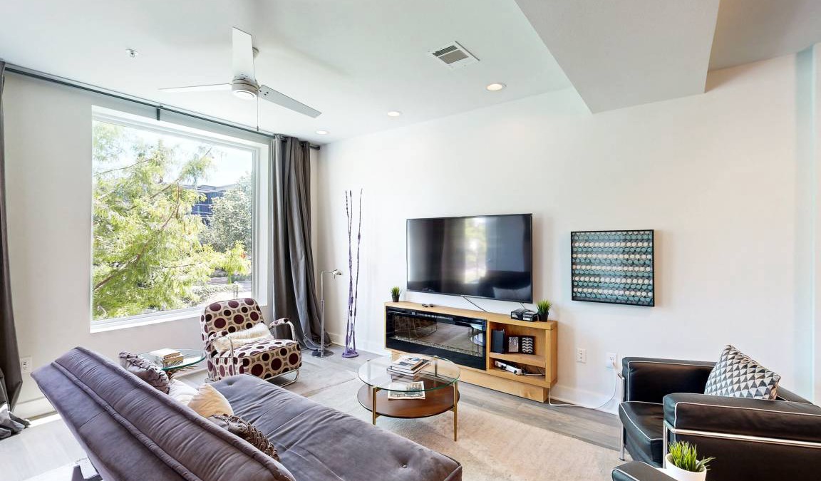 East Cesar Chavez Condo | Condo ∙ 2 bedrooms ∙ 6 guests