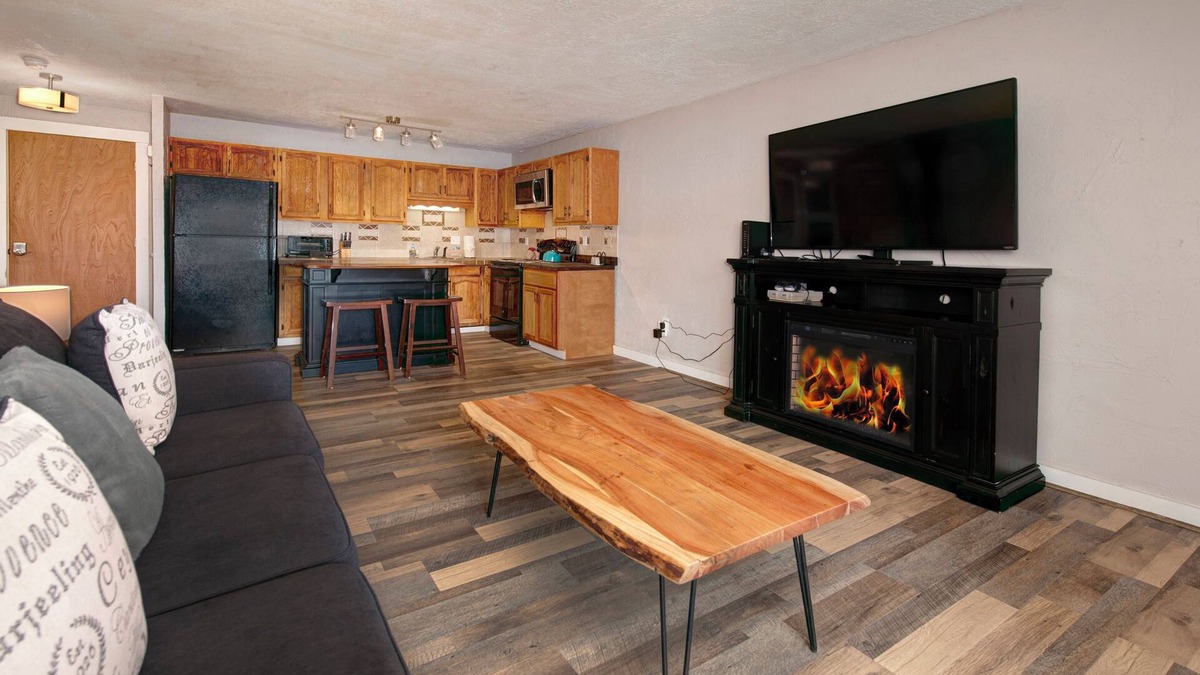 Dillon Condo | Condo 2 BR in Dillon sleeps 5, Pool and Hot Tub