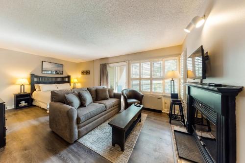 Craigleith Hotel | Condo 208 At North Creek Resort