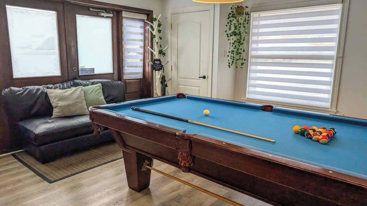 Ste Anne de Beaupre Apartment | Condo #3 | 2 min from the waterfront | Billiards & BBQ