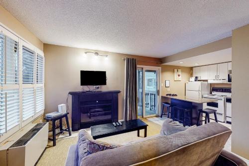Craigleith Hotel | Condo 503 at North Creek Resort