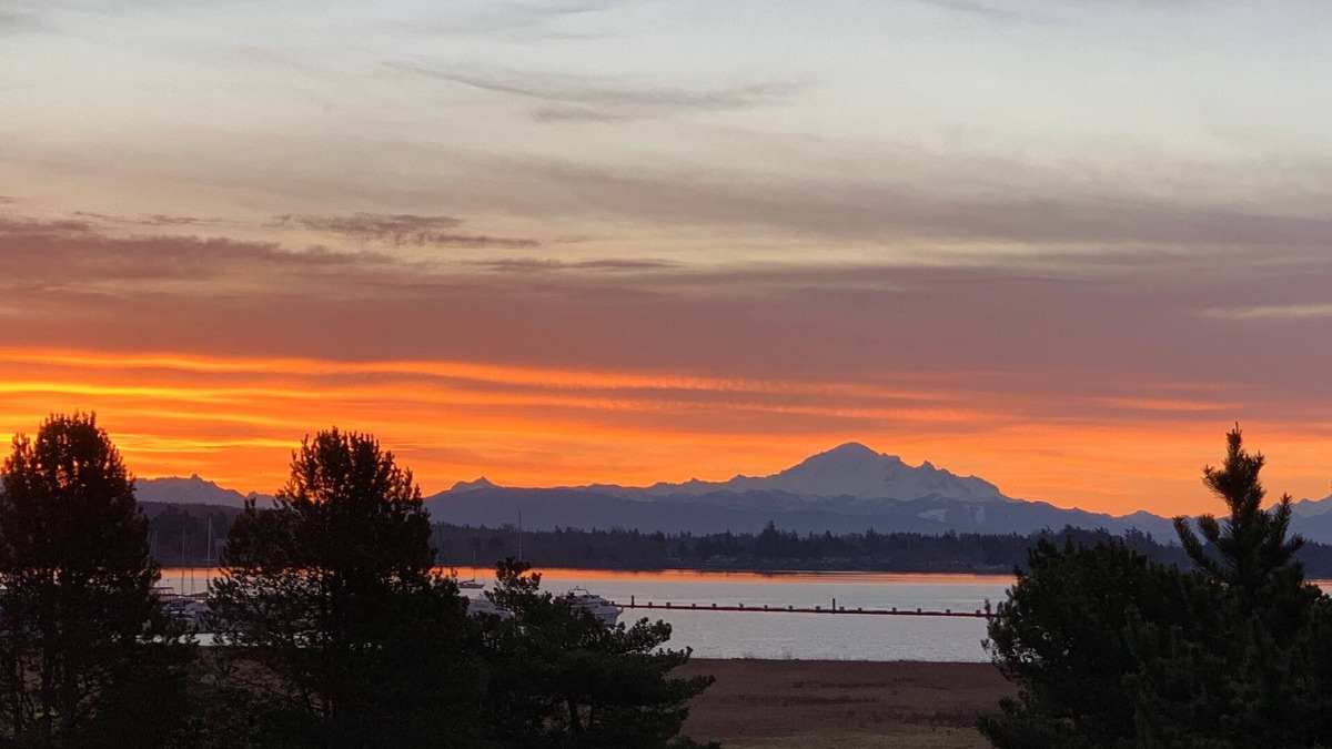 Blaine Condo | Condo by the sea in Semiahmoo with amazing views