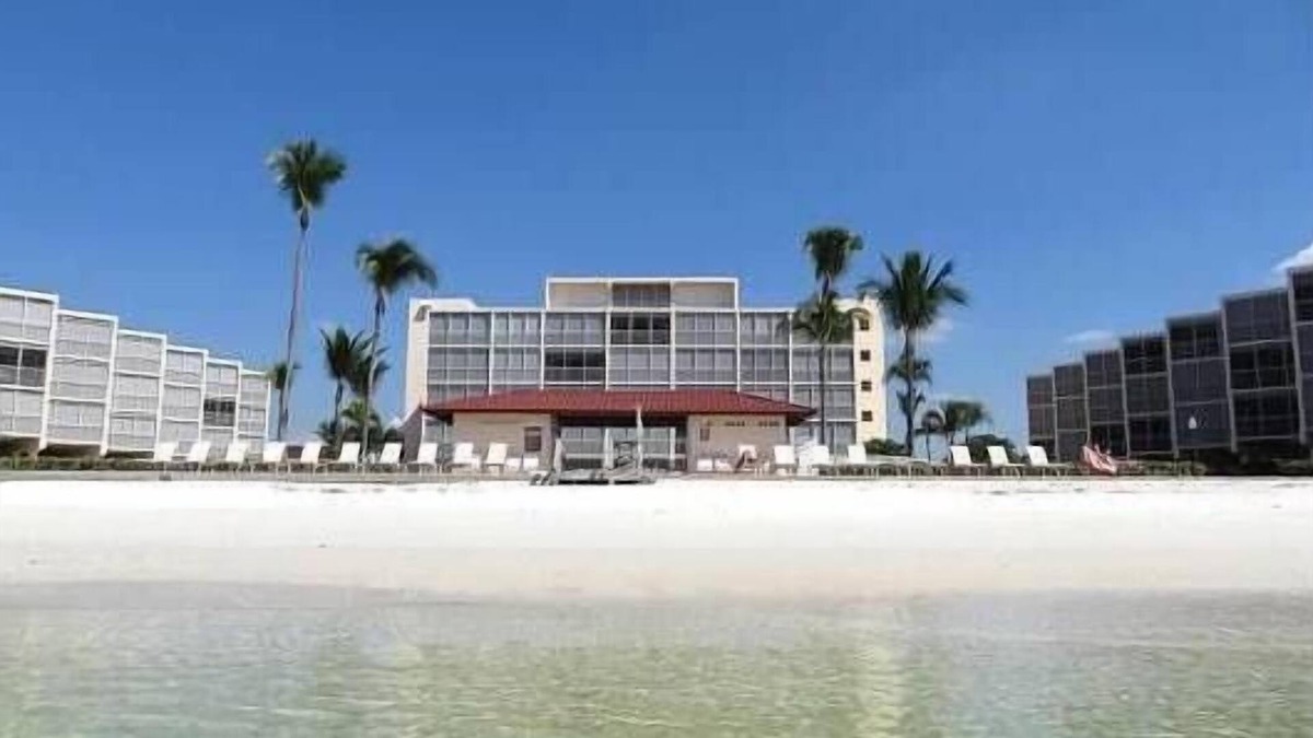 Bonita Springs Condo | Condo directly on beach!
