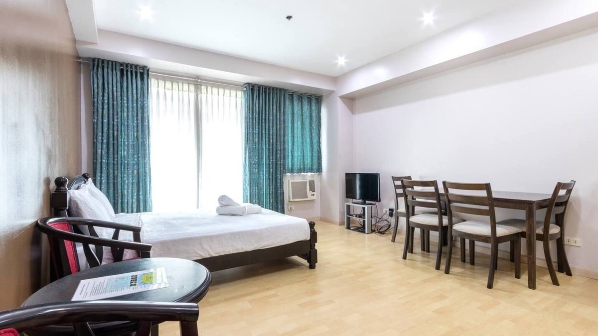 Highway Hills Apartment | Condo fronting Shangrila Mall along Shaw
