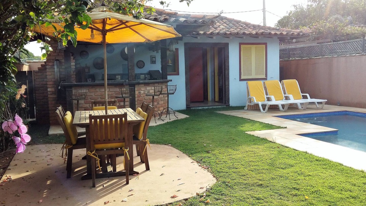 Praia Rasa House | Condo house 4 suites on the sand of Manguinhos beach, comfort and cosiness!