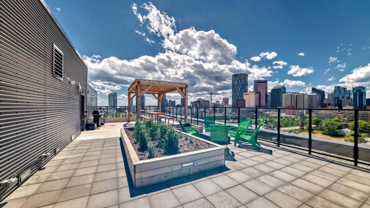 Bow Riverfront Apartment | Condo in Downtown Calgary