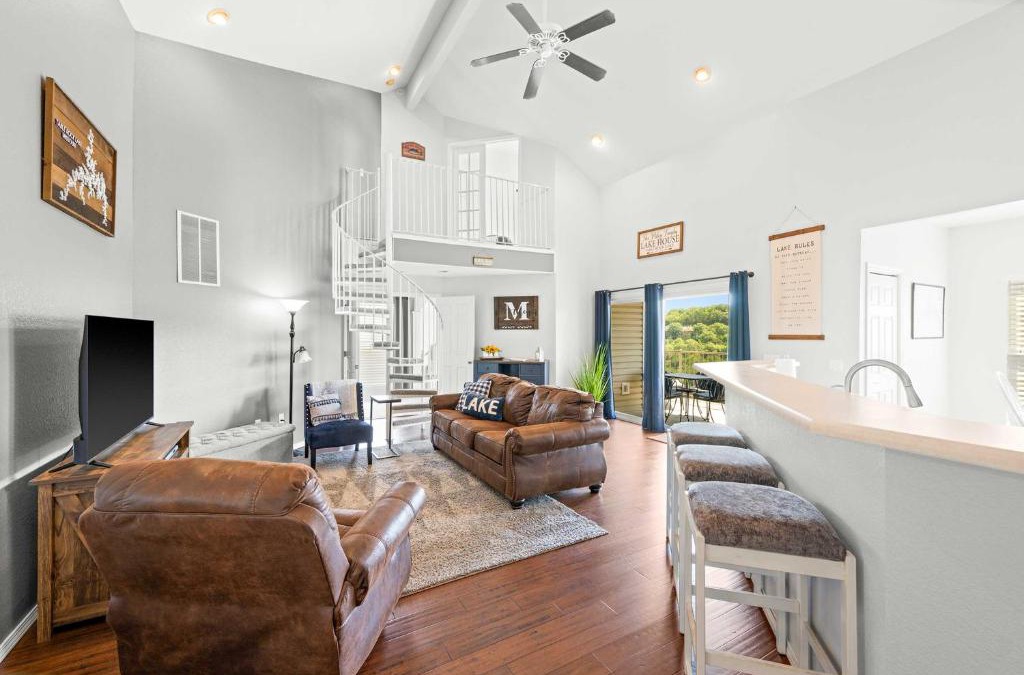 Kimberling City Apartment | Condo in Lakefront Resort with Boat Launch and Pool!