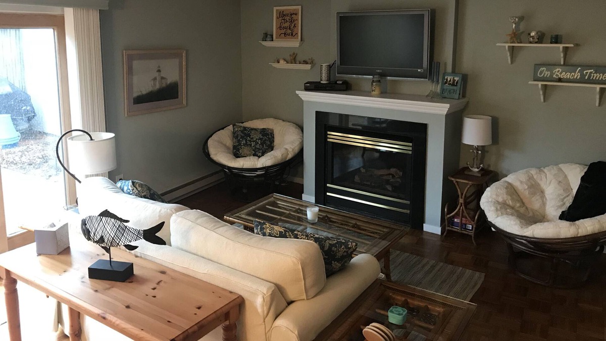 Villas at Montauk Downs Condo | Condo in Montauk Summer Special! Aug 1- Columbus Day - 27K