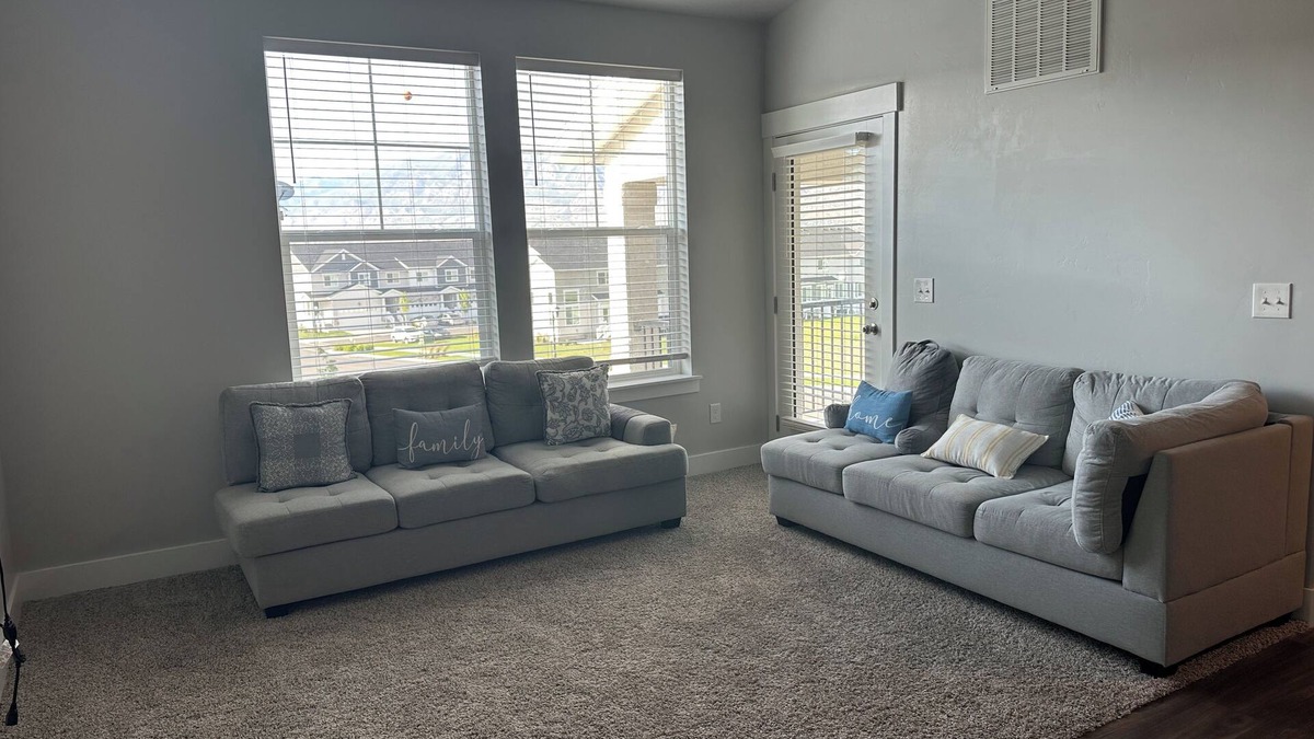 Vineyard Condo | Condo in Vineyard UT-pickleball courts, lakeside walkways & playground.
