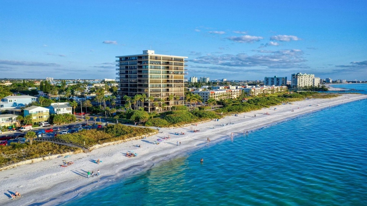 Sunset Beach Condo | Condo is on Sunset Beach! Fall in love with ocean front living.