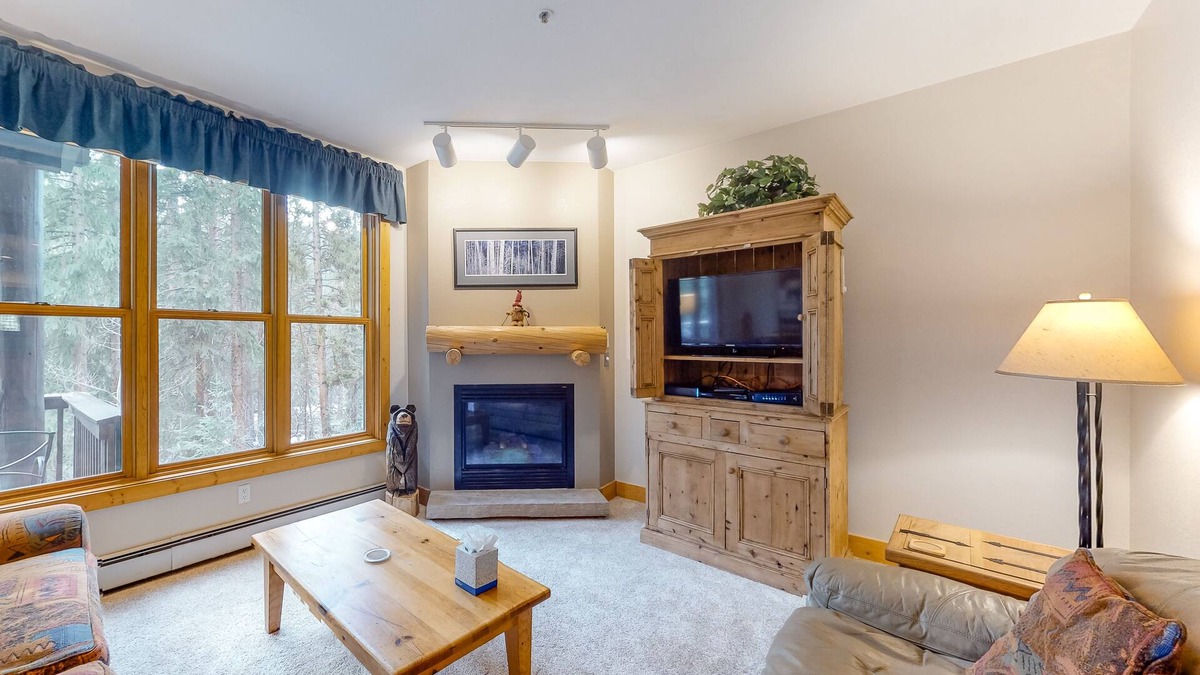 Keystone Condo | Condo Just Steps from a Free Ski Shuttle, Shared Pool and Hot Tubs
