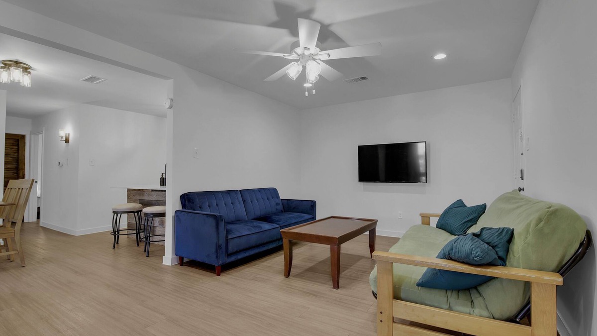 Parker Lane Apartment | Condo near downtown Austin, close to Town Lake!