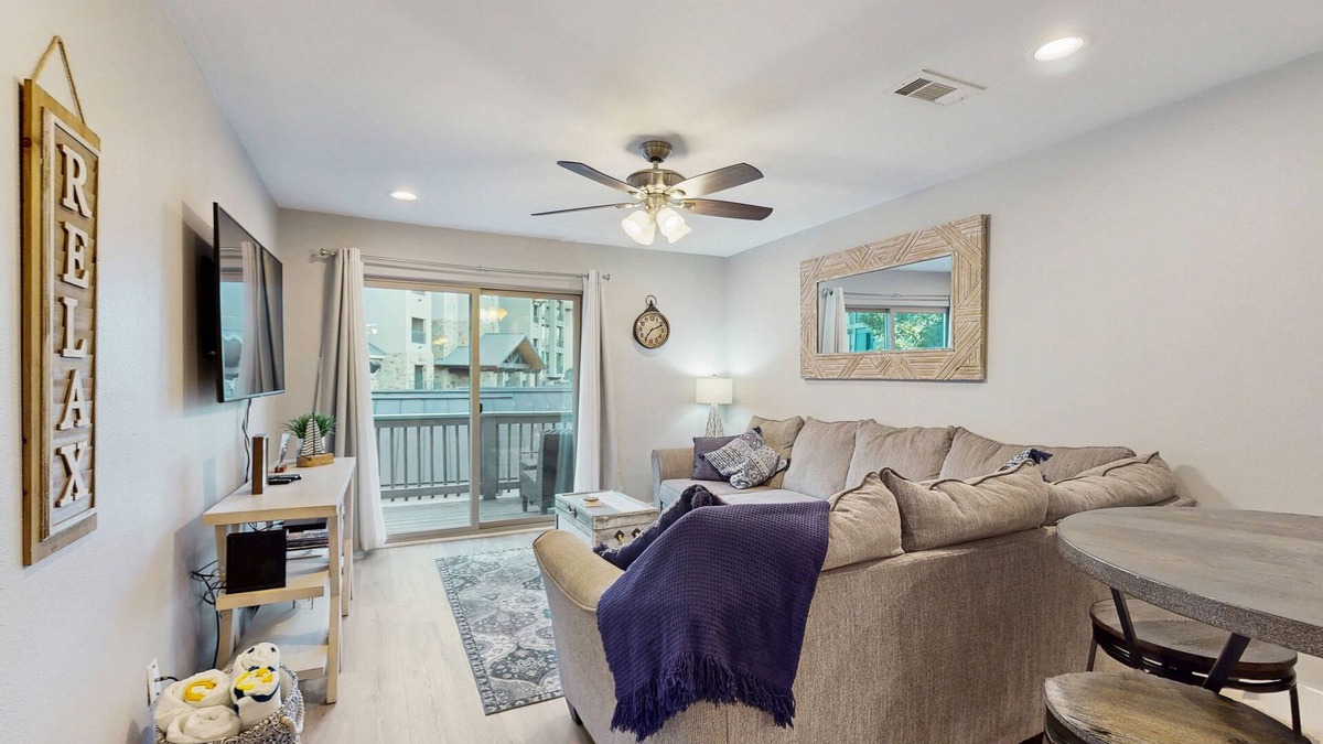 Horseshoe Bay Condo | Condo Near Lake Horseshoe Bay w/Private Balcony, Washer/Dryer, A/C, WiFi