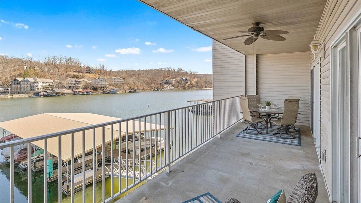 Camdenton Condo | Condo near Ozark Amphitheater LOTO