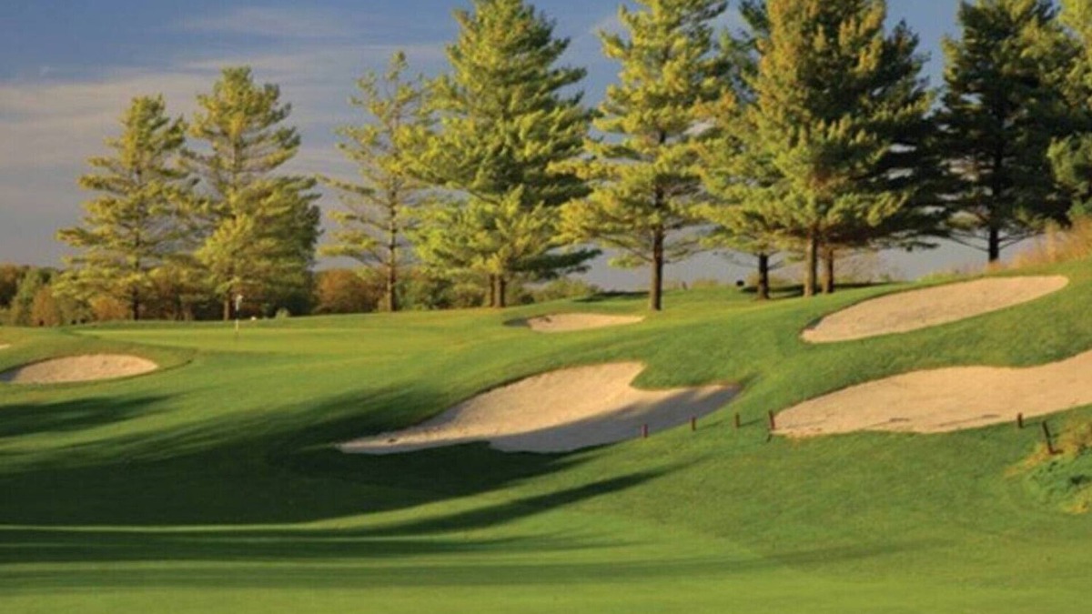 Lake Geneva Condo | Condo nearby Grand Geneva Resort SKI GOLF Fall Leaves