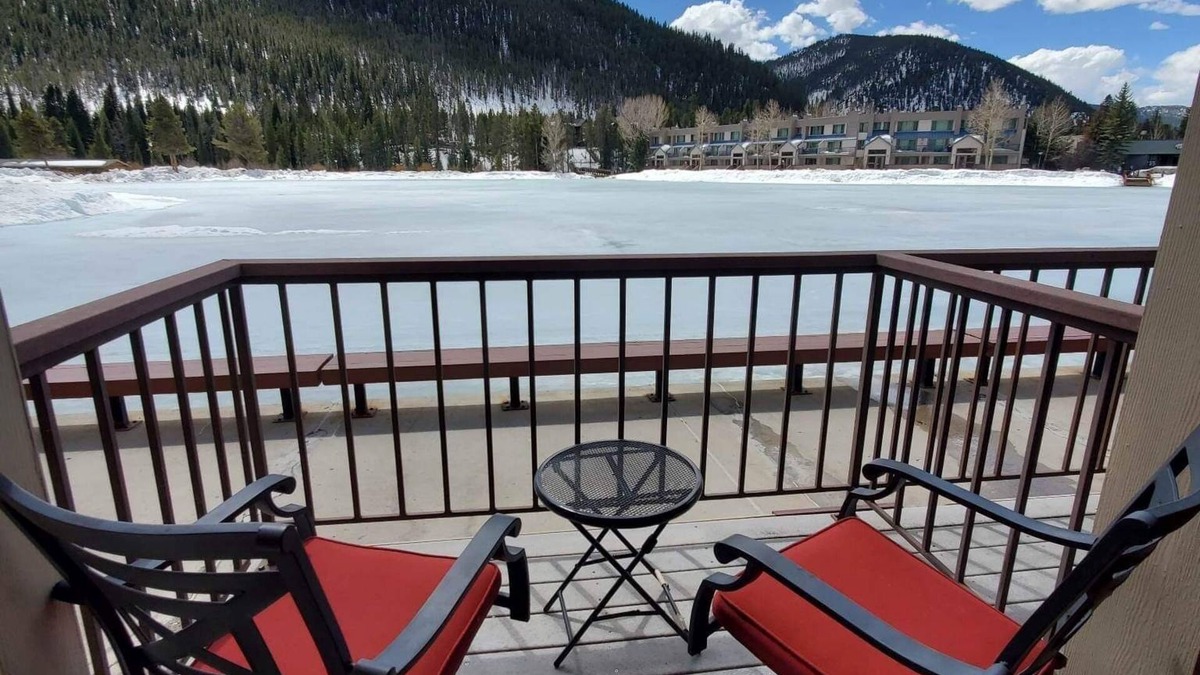 Lakeside Village Condo | Condo on Keystone Lake/.5 miles to the slopes/easy access to Conference Center