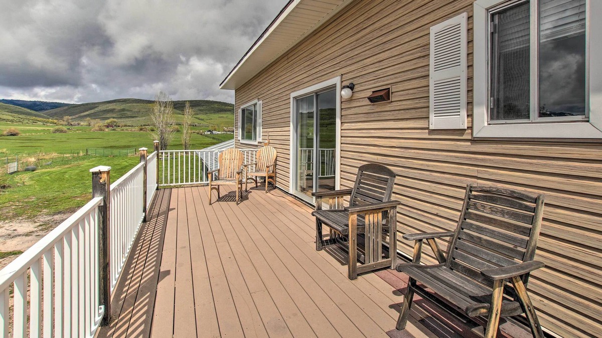 St. Charles Condo | Condo w/Balcony, Fire Pit - 6 Mi to Bear Lake