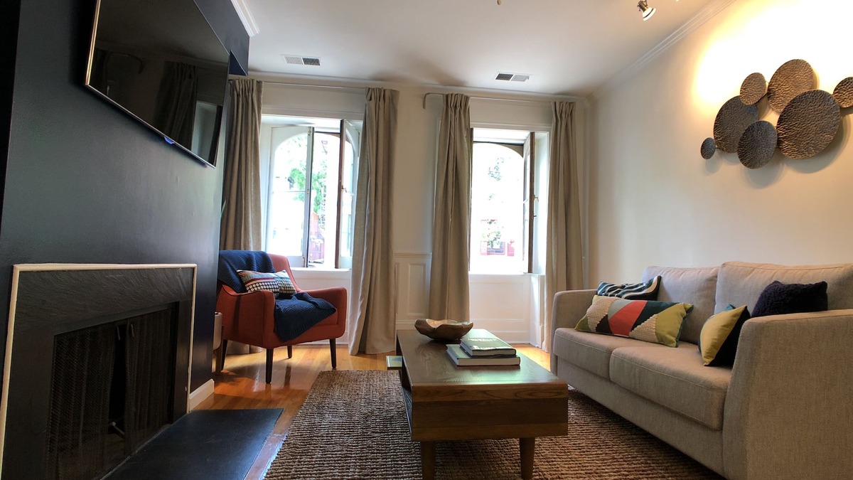 Mount Vernon Apartment | Condo w/Classic Touches Steps fr Washington Monument -Wifi Parking & Fireplace