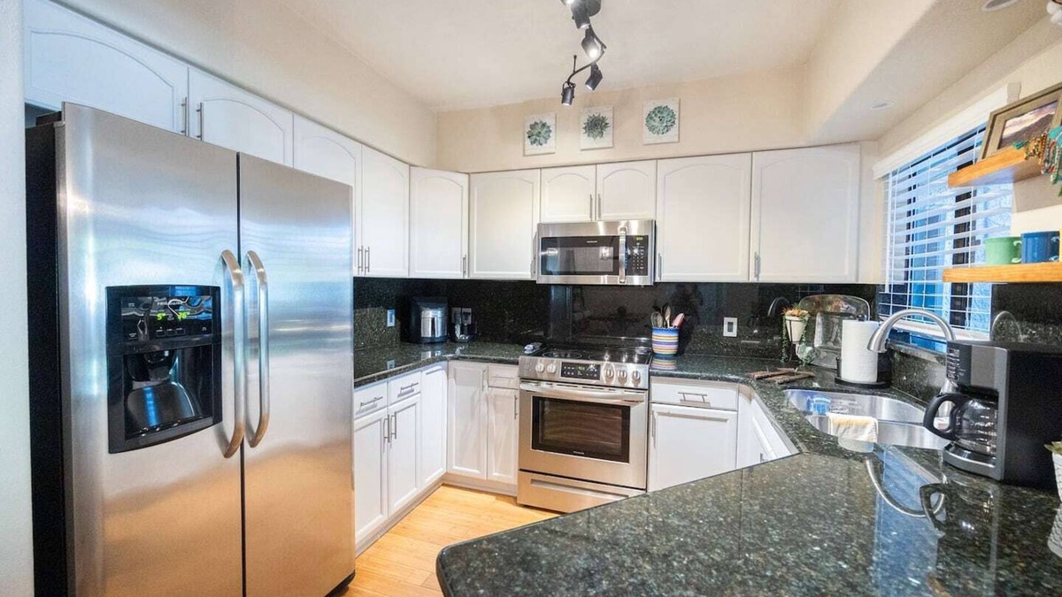 North Scottsdale Condo | Condo w/pool, spa, sauna and nearby hiking!
