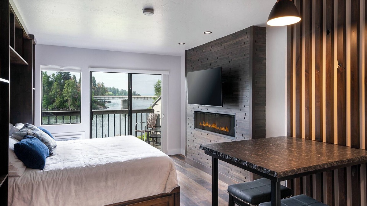 Bigfork Condo | Condo w/waterfront views, A/C & king-sized bed - Marina Cay Vista Della Baia